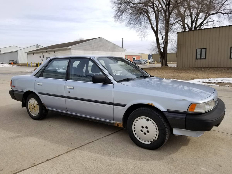 Illustration for article titled At $2,900, Could This 1988 Toyota Camry AllTrac Be All That?